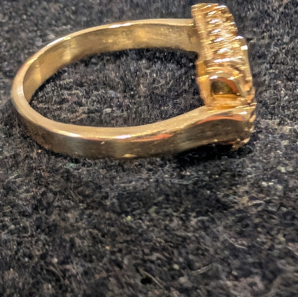 14k Gold Garnet Etruscan Style Ring - sz. 3.5 - Picture 3 of 12